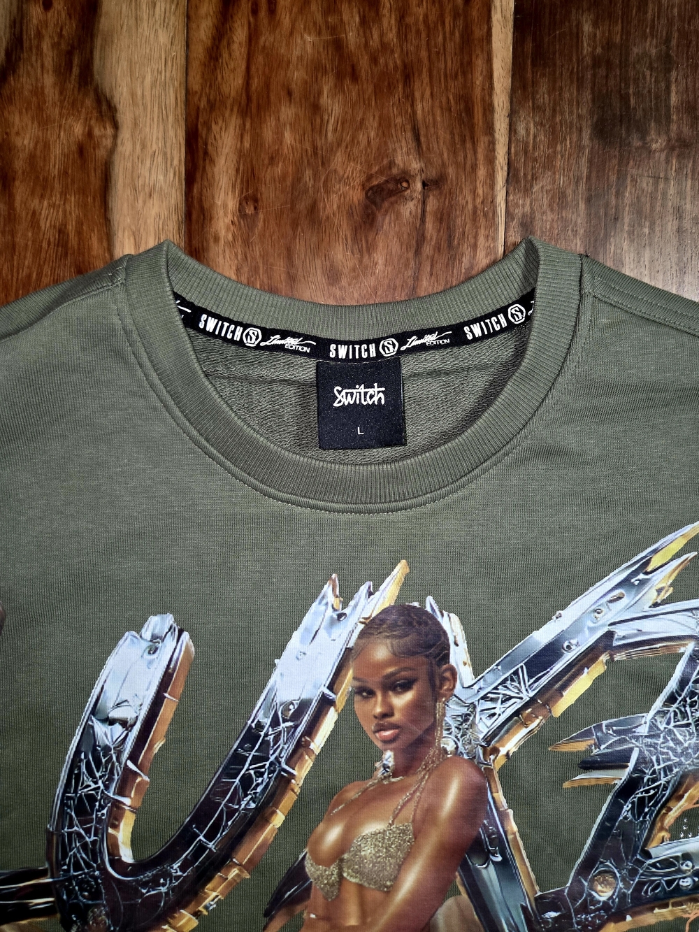 Switch Men's Olive Graphic Short Sleeve Tee with Luxe Print. Size Large. - Picture 5 of 8